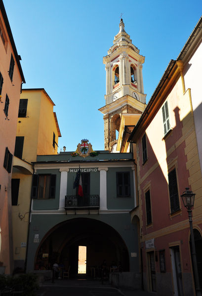 File:Dolcedo - Loggia - Municipio.jpg