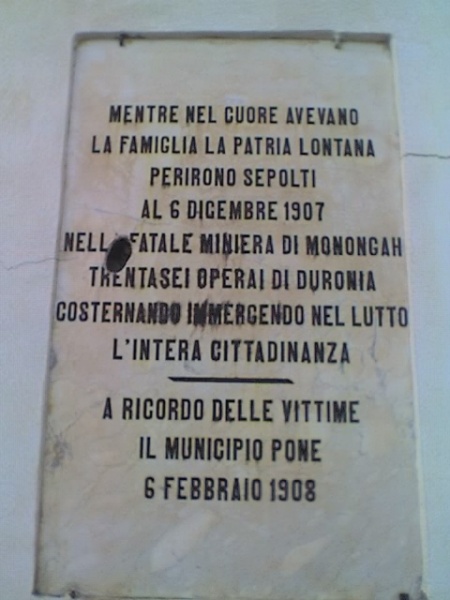 File:Duronia - Lapide commemorativa.jpg