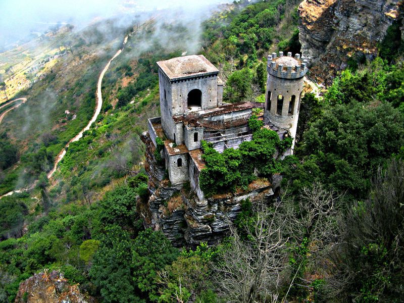 File:Erice - Castello Pepoli.jpg