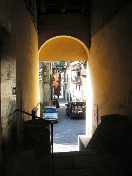 File:Exilles - Via Chatellard.jpg