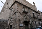 Favara - Castello di Chiaramonte - visto da Via Castello.jpg