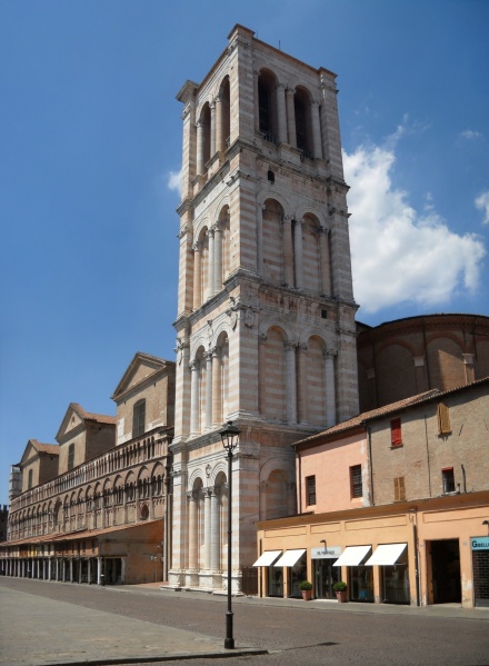 File:Ferrara - Campanile.jpg