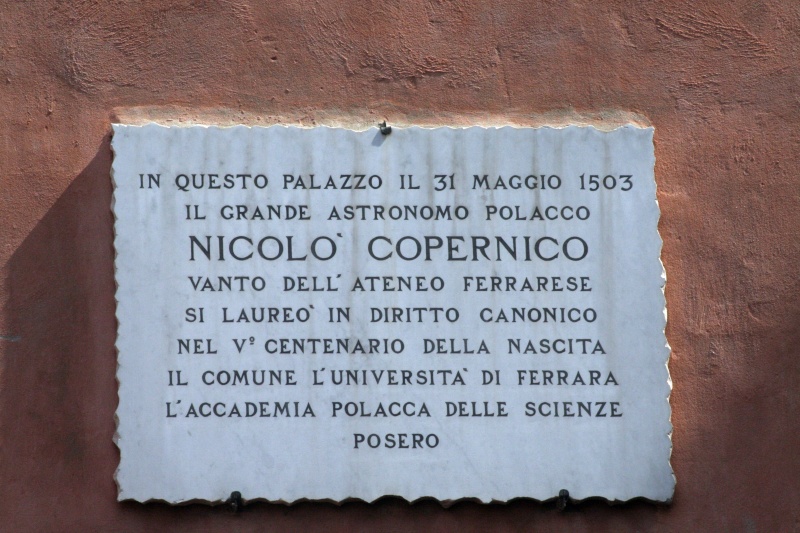 File:Ferrara - lapide - Copernico.jpg