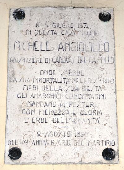 Foggia - Lapide in onore di Michele Angiolillo.jpg