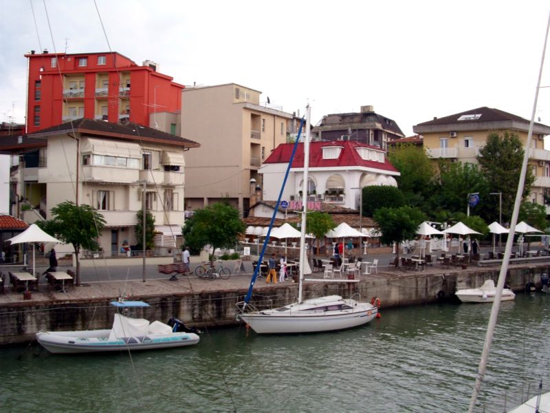 File:Gabicce Mare - Insenatura.jpg