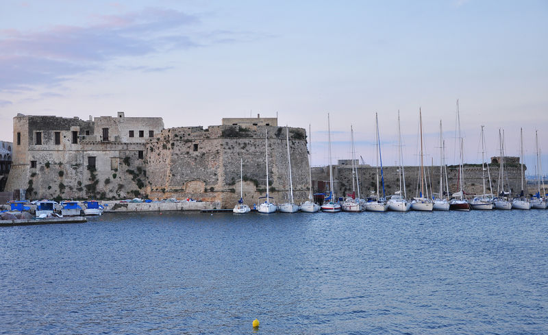 File:Gallipoli - Castello Angioino.jpg