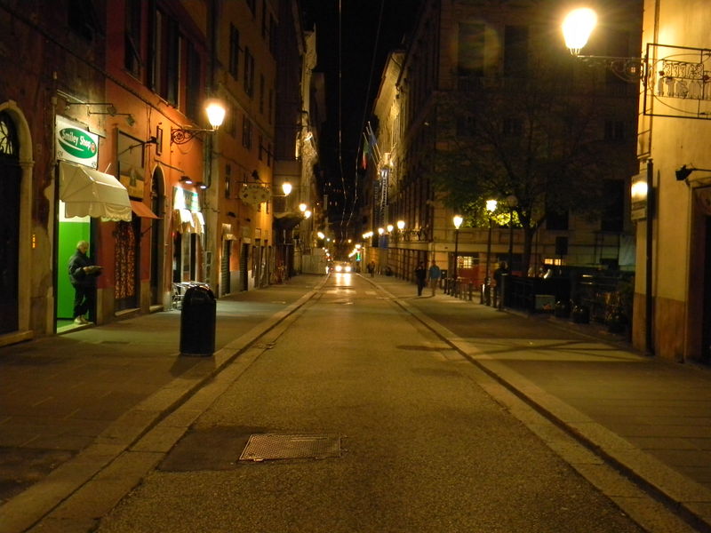 File:Genova - Via Balbi illuminata..jpg