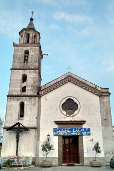 File:Giugliano - Chiesa.jpg