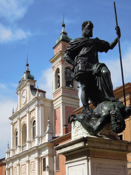 File:Guastalla - Monumento Gonzaga.jpg