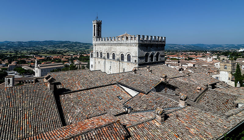 File:Gubbio - panoramica.jpg