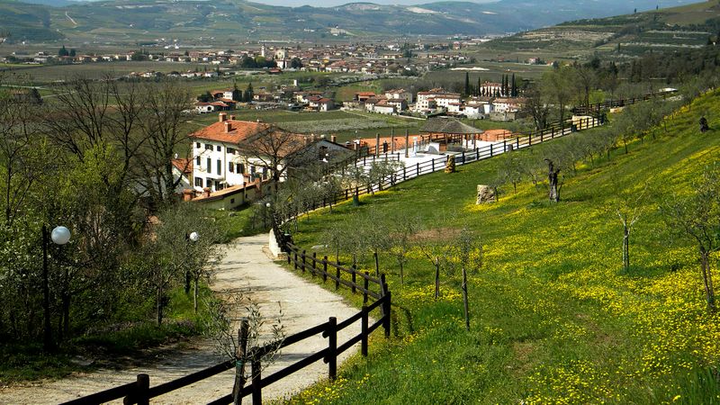 File:Illasi - Verso Cellore.jpg