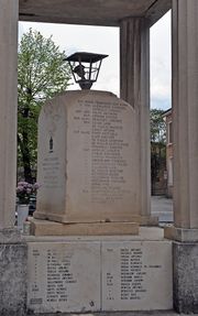 L'Aquila - Monumento ai Caduti in Guerra 4.jpg