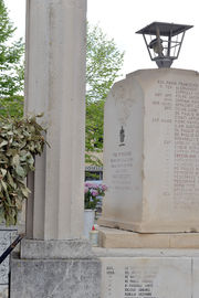 L'Aquila - Monumento ai Caduti in Guerra 6.jpg