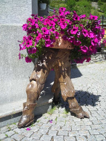 File:La Thuile - Fioriera.jpg