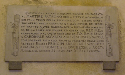 Lapide Basilica di San Gennaro extra moenia.jpg