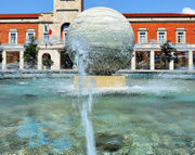 Latina - Fontana in Piazza.jpg