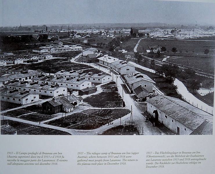 File:Lavarone - Il Campo profughi - Braunau am Inn.jpg