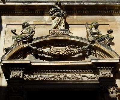 Lecce - Chiesa del Carmine - dettaglio del portale laterale e iscrizione.jpg
