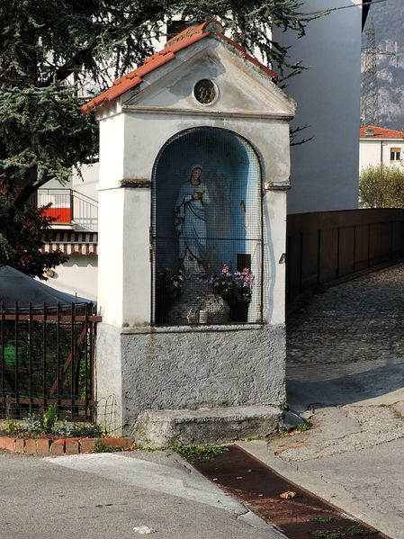 File:Lierna - Edicola votiva-2.jpg