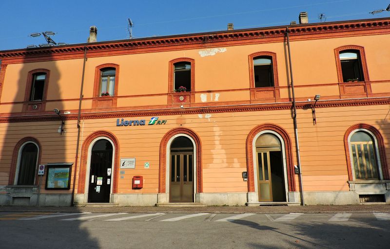 File:Lierna - Stazione.jpg