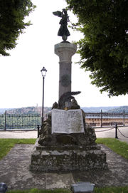 Lubriano - monumento ai caduti.jpg