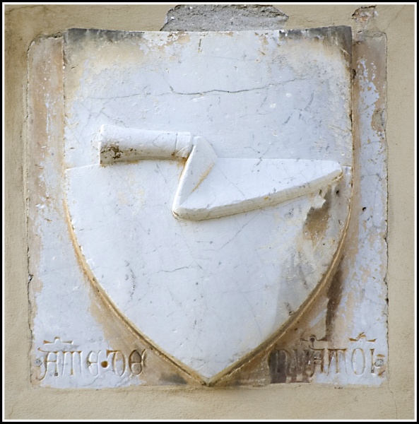 File:Lucca - Cazzuola.jpg