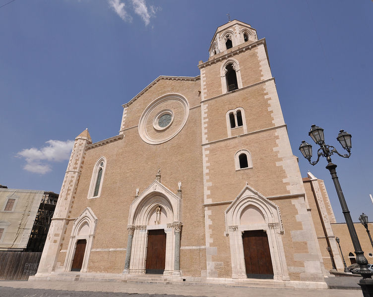 File:Lucera - Duomo.jpg