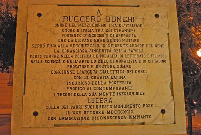 Lucera - Piazza Ruggiero Bonghi - Statua Ruggiero Bonghi letterato e filosofo.jpg