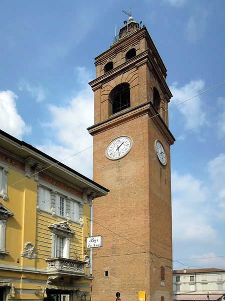 File:Luzzara - Torre civica.jpg