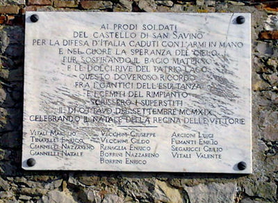 Magione - Frazione San Savino - lapide ai caduti guerra '15 - '18 - Mura castello ingresso centro storico.jpg