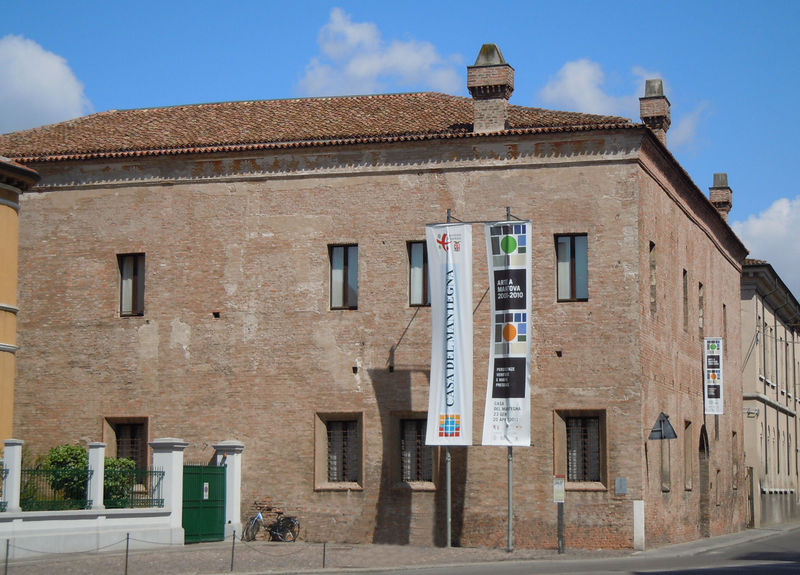 File:Mantova - Casa del Mantegna.jpg