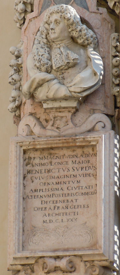 Mantova - Lapide a Benedetto Sordi.jpg