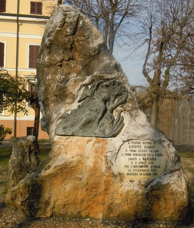 Marcaria - Monumento a Giuseppe Bianchi.jpg