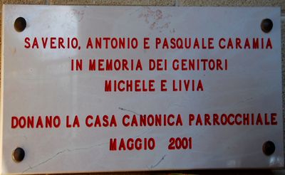 Maruggio - Lapide a ricordo di Michele e Lidia Caramia.jpg