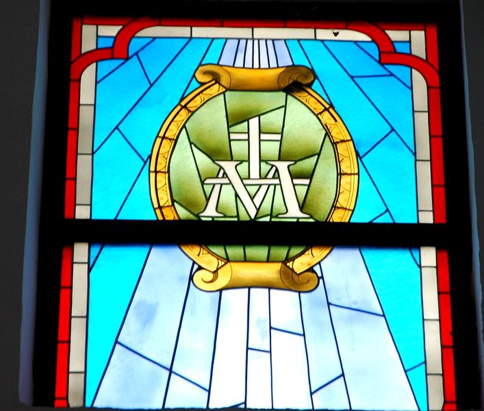 File:Massafra - Santuario Madonna della Scala - vetrata - interno.jpg