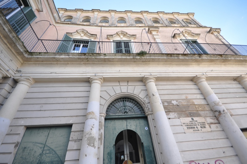File:Matera - Palazzo Bronzini.jpg