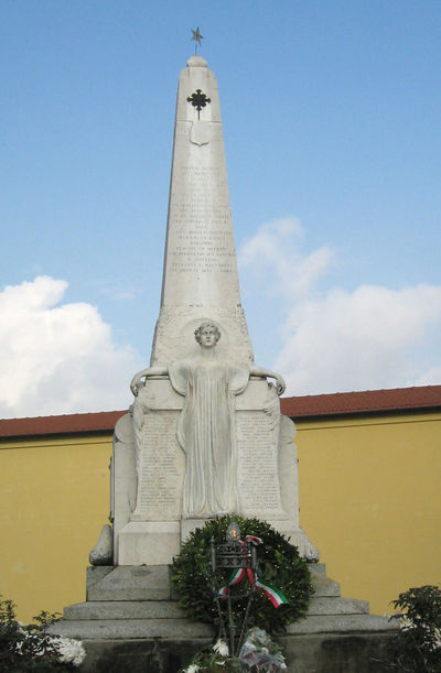 Medole - Monumento ai Caduti.jpg
