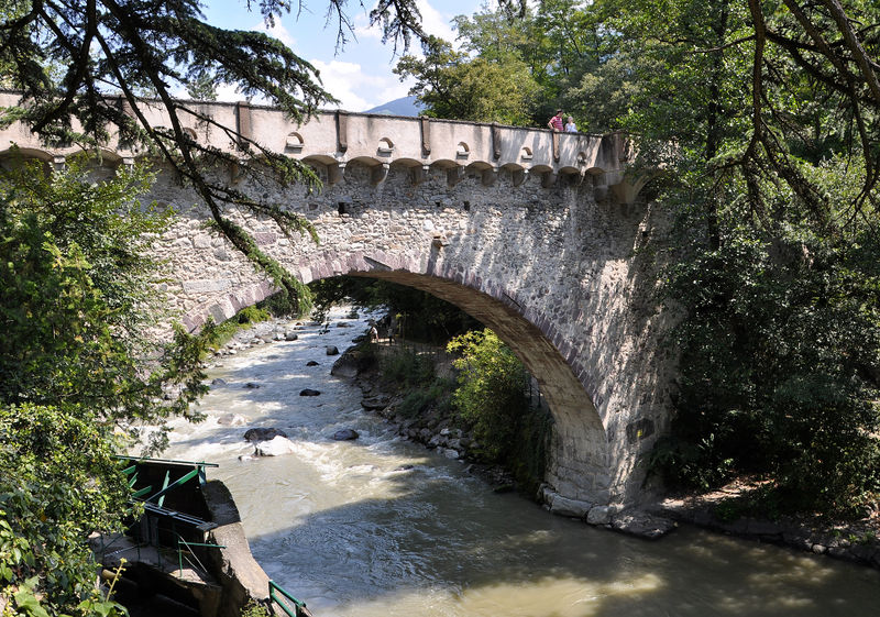 File:Merano - Ponte Romano.jpg