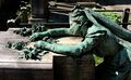 Milano - Cimitero - statua donna.jpg