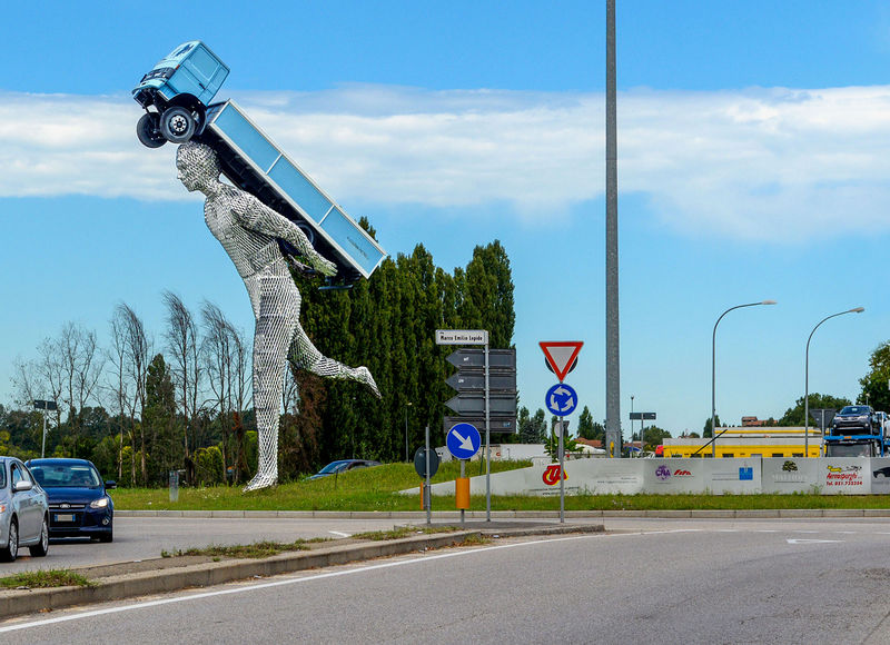 File:Modena - Rotatoria.jpg