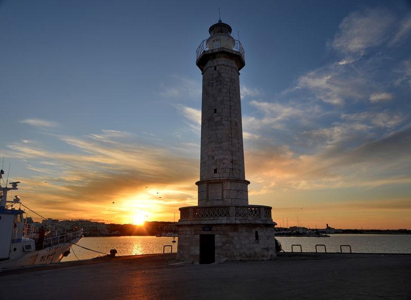 File:Molfetta - Faro - 2.jpg