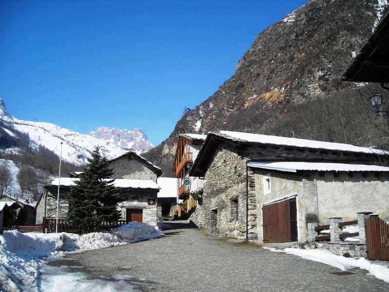 File:Moncenisio - Panorama (2).jpg