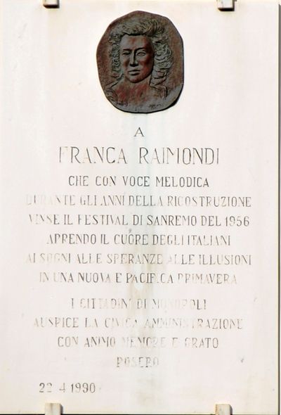 Monopoli - Lapide a Franca Raimondi.jpg