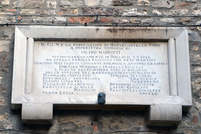 Montecastello di Vibio - Lapide in onore di Pietro Mariotti - Via Roma.jpg