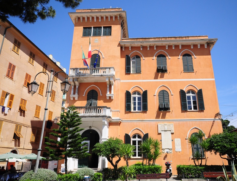 File:Monterosso al Mare - Municipio.jpg