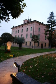 Monzambano - La ex Villa sede dell'incontro - Vittorio Emanuele II° Cavour.jpg