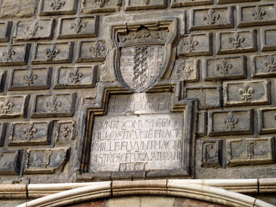 Napoli - Lapide su Palazzo Penne.jpg