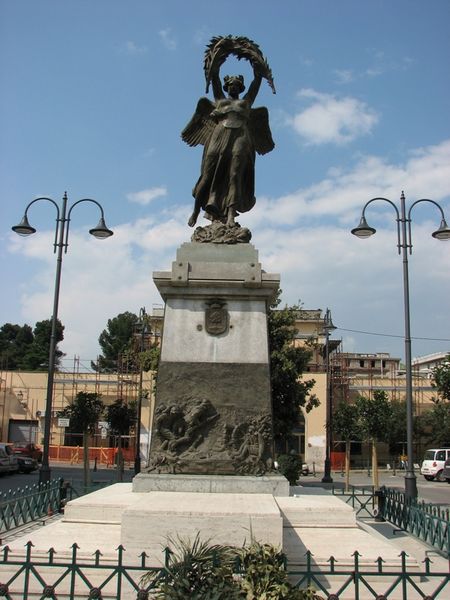 File:Nocera Inferiore - Monumento.jpg