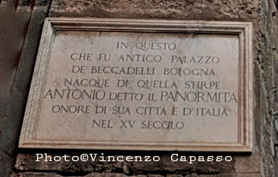 Palermo - Lapide ad Antonio Beccardelli dei Bologna.jpg