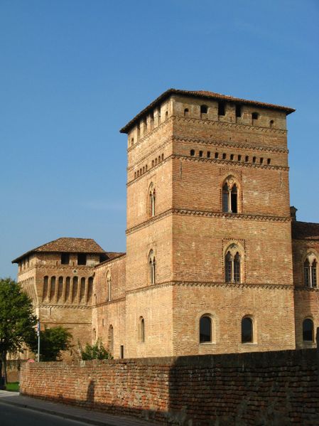 File:Pandino - castello-torre 2.jpg